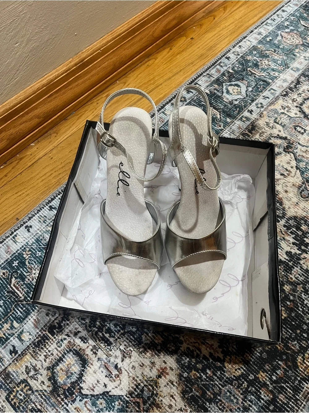 Ellie Pleaser heels Size 8, 6 inch heel